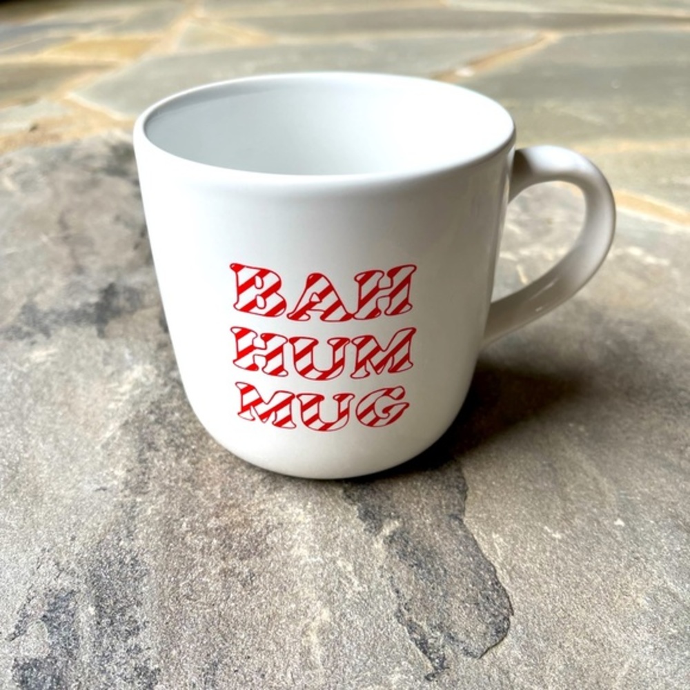 URBAN OUTFITTERS
Seasonal Graphic
